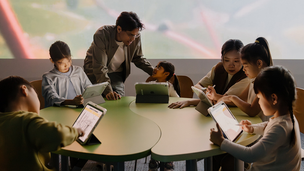 Teaching across subjects: art, science, and technology